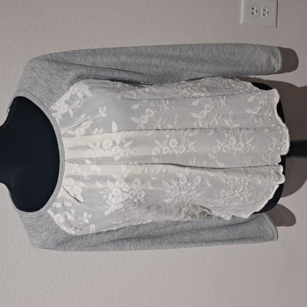 ANTHROPOLOGIE "Sunday in Brooklyn" sweatshirt blouse, size small